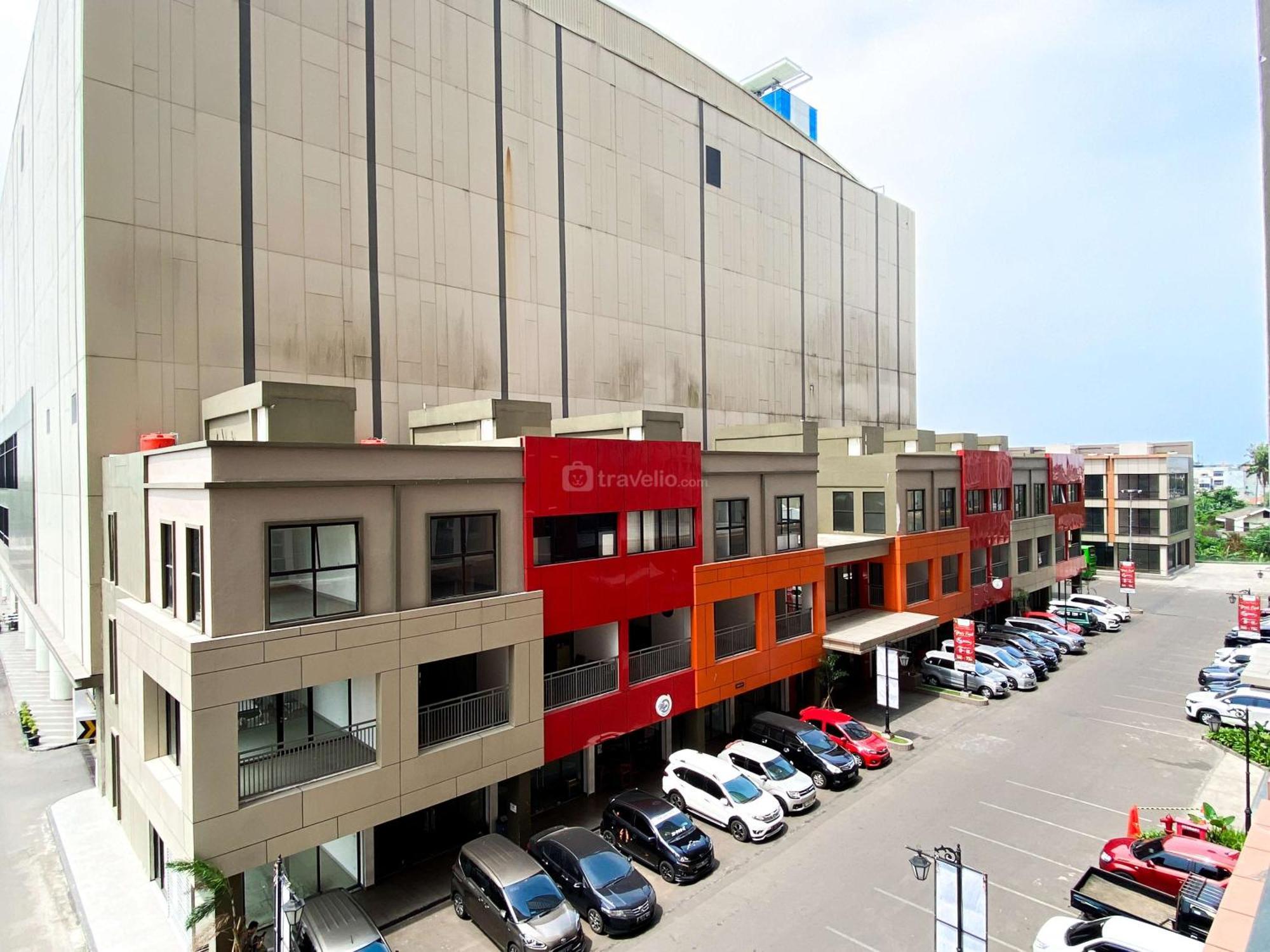 Comfort 2br At Transpark Juanda Timur By Travelio Apartemen Bekasi