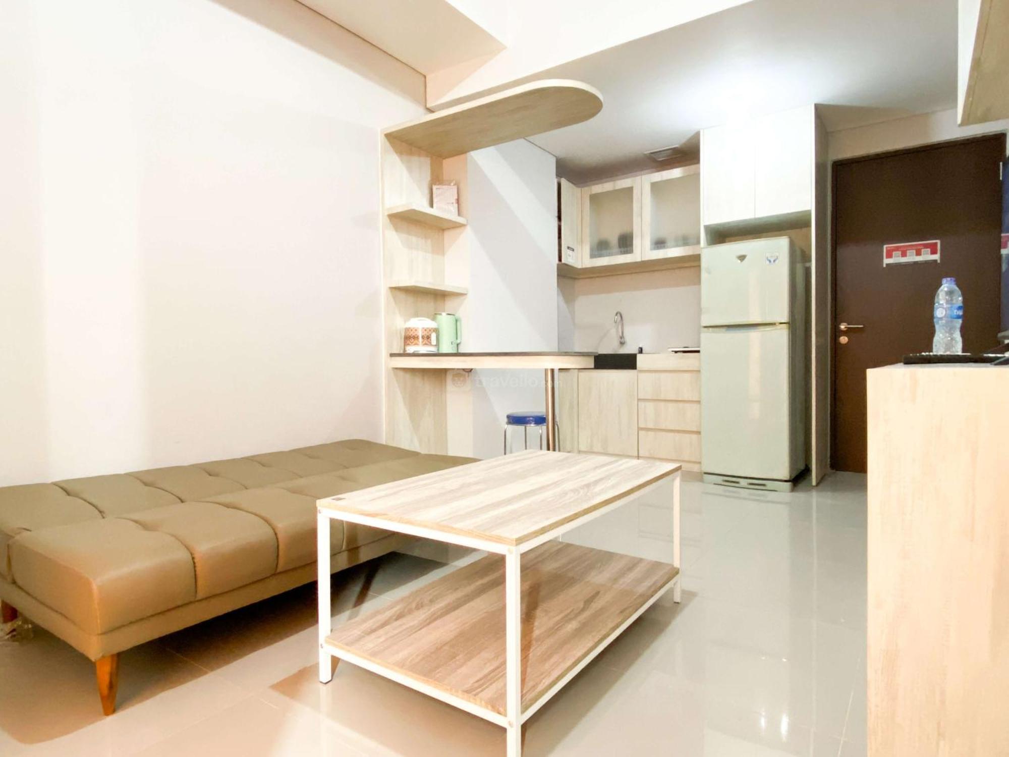 Comfort 2br At Transpark Juanda Timur By Travelio Apartemen Bekasi