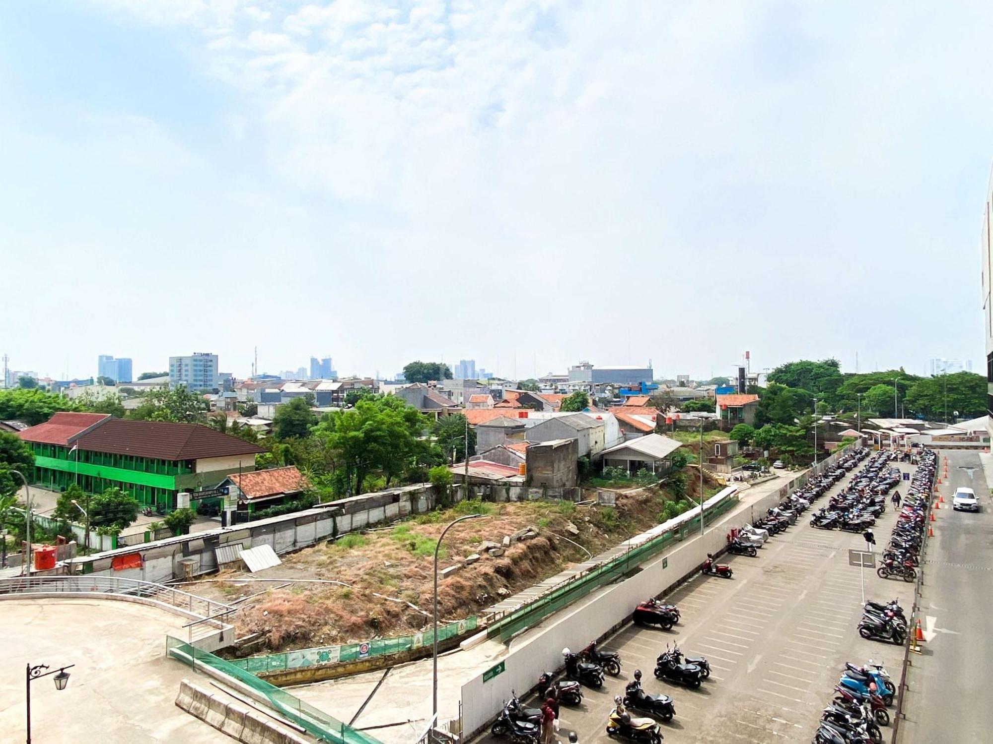 Comfort 2br At Transpark Juanda Timur By Travelio *
